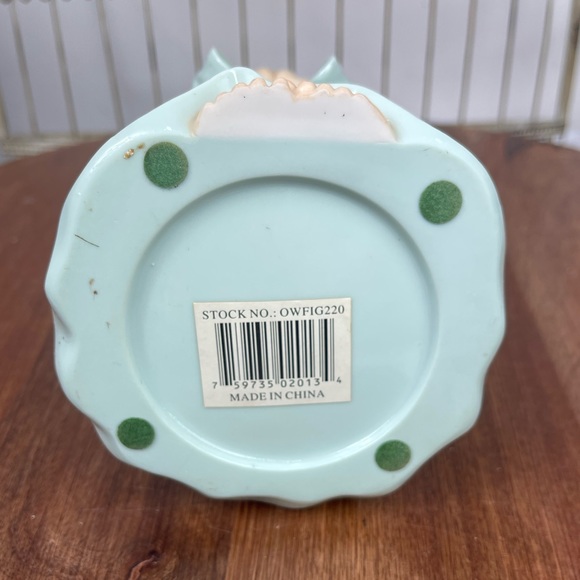 Hallmark porcelain Angel Figurine. - Picture 10 of 11